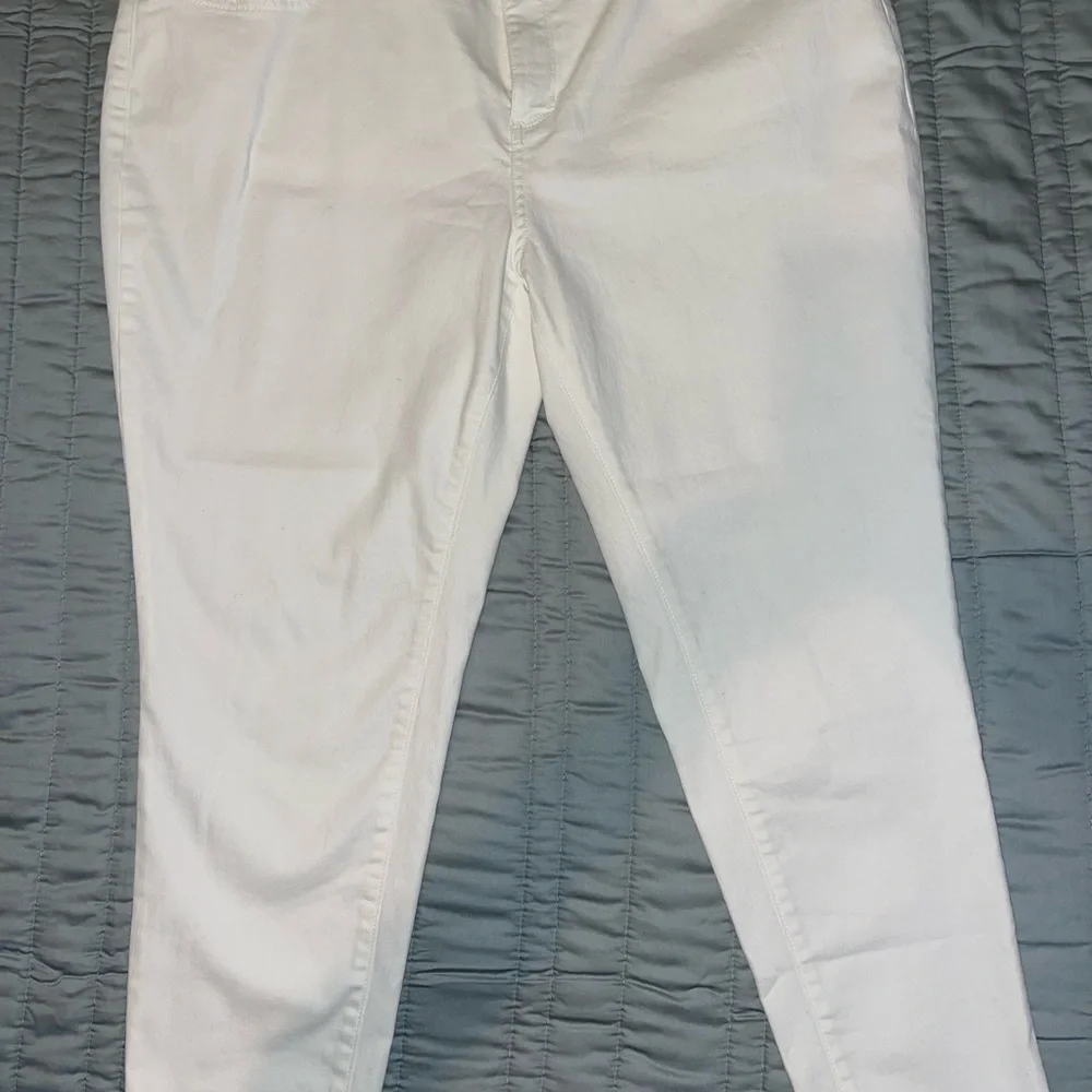 St. John's Bay White Skinny Leg Jeans / Pants-2 Pair (1 NWT) Size 20W - Picture 3 of 10